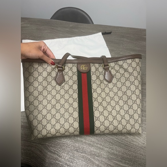 Gucci Tote Bag. - Picture 7 of 12